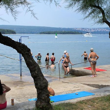 Apartments By The Sea Punat, Krk - 5351 المظهر الخارجي الصورة