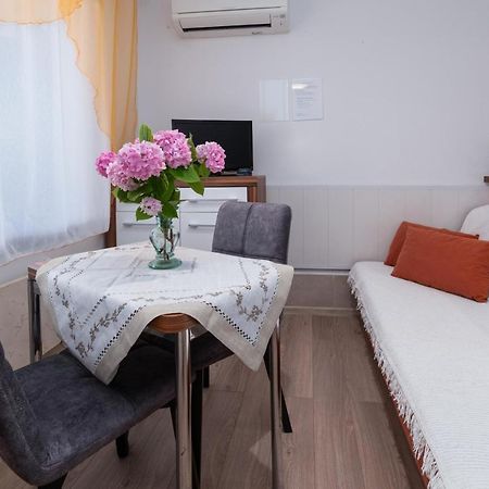 Apartments By The Sea Punat, Krk - 5351 المظهر الخارجي الصورة
