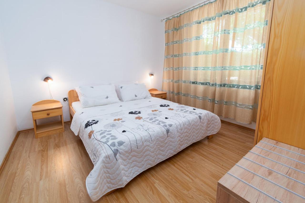 Apartments By The Sea Punat, Krk - 5351 المظهر الخارجي الصورة