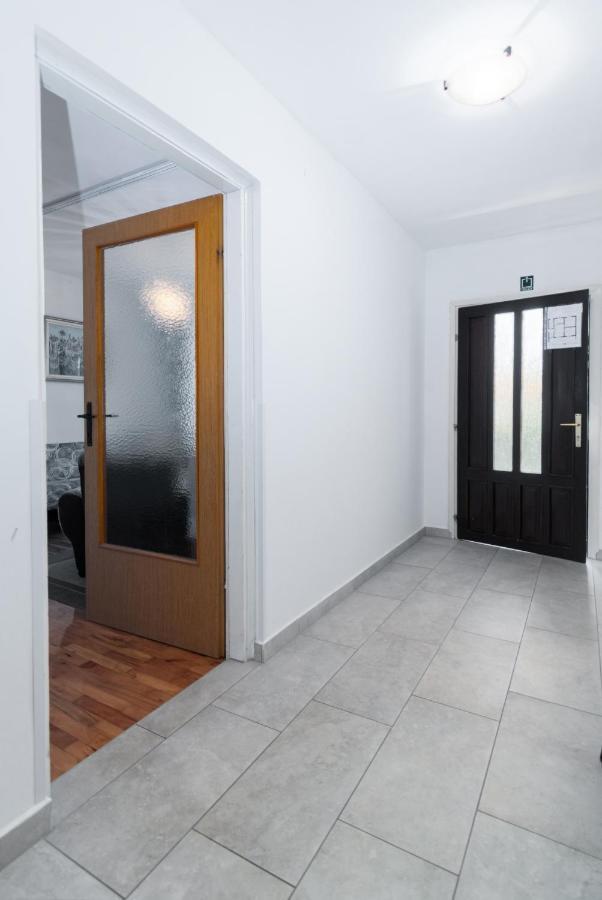 Apartments By The Sea Punat, Krk - 5351 المظهر الخارجي الصورة