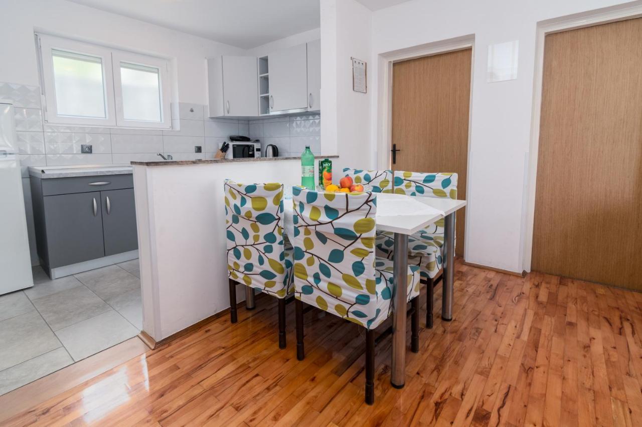 Apartments By The Sea Punat, Krk - 5351 المظهر الخارجي الصورة