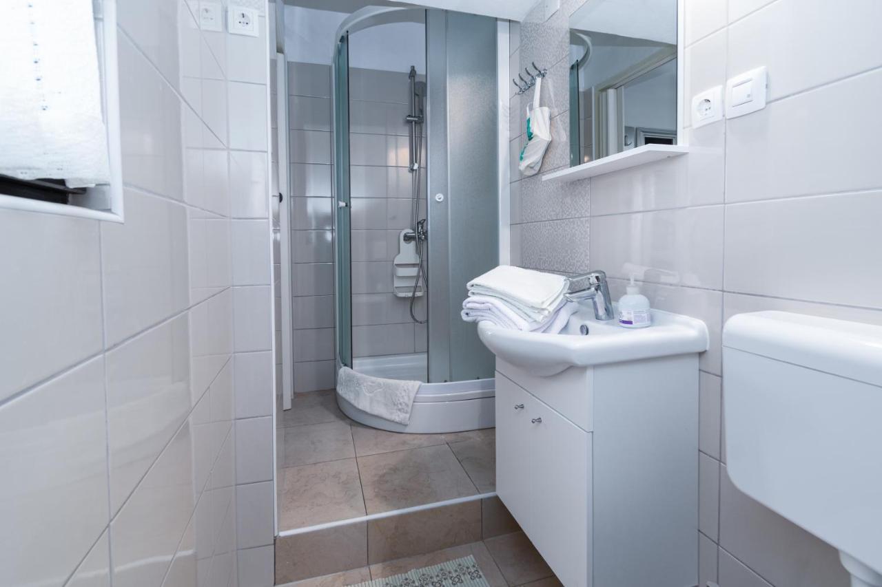 Apartments By The Sea Punat, Krk - 5351 المظهر الخارجي الصورة